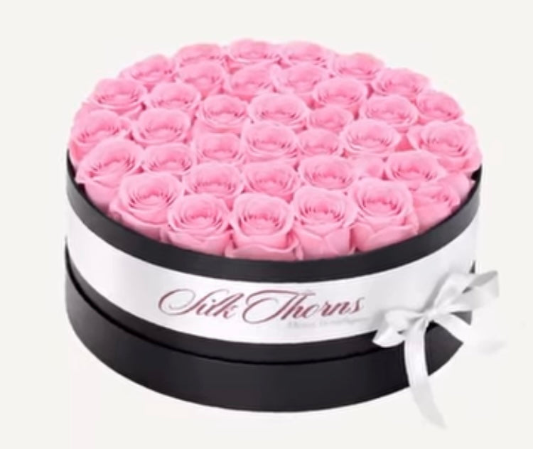 PINK FOREVER ROSES CIRCLE BOX